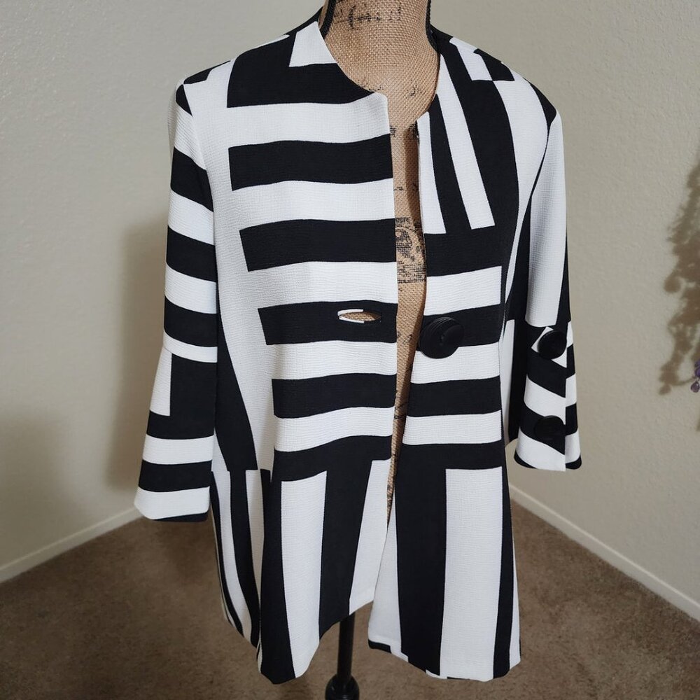 Lioresal Paris B +W asymmetrical blazer